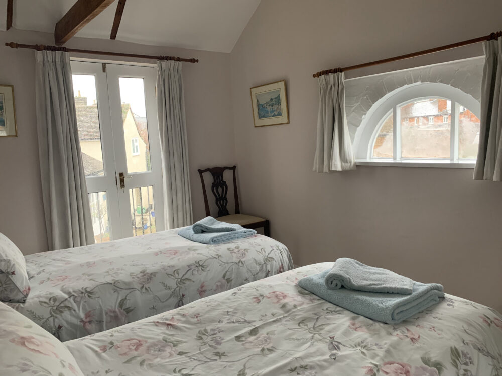 Twin bedroom